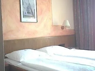 Enjoyhotel Garni Stuttgart فندق 2*