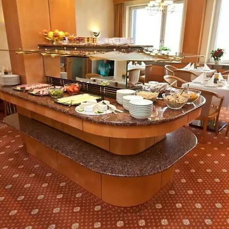 Plaza Rieker Hauptbahnhof Hotel 3*