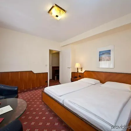 Hotel Plaza Rieker Hauptbahnhof 3*