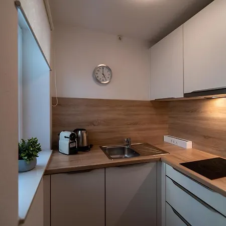 Cosy Apartmanhotel 3*