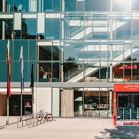 Vienna House Easy By Wyndham Hotell 4*