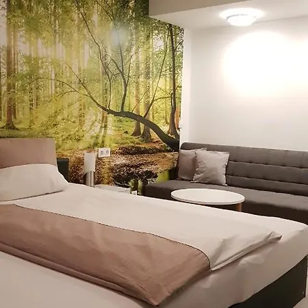 Hotel-pension Adler Untertuerkheim * シュトゥットガルト