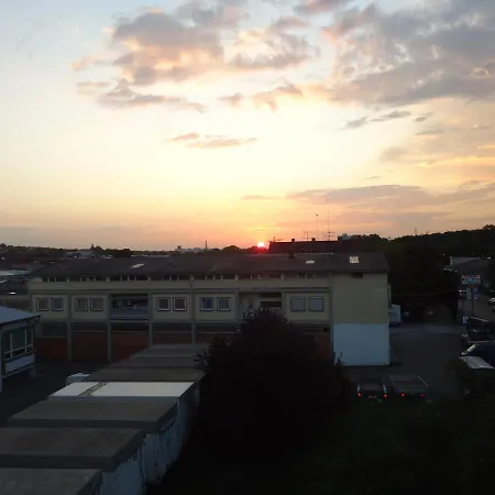 Отель Enjoyhotel Garni Stuttgart Корнталь-Мюнхинген