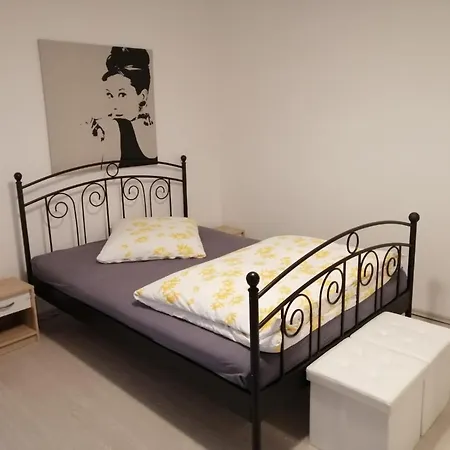 Ferienwohnung Beutelsbacherstrasse 12 Unterturkheim * Stuttgart