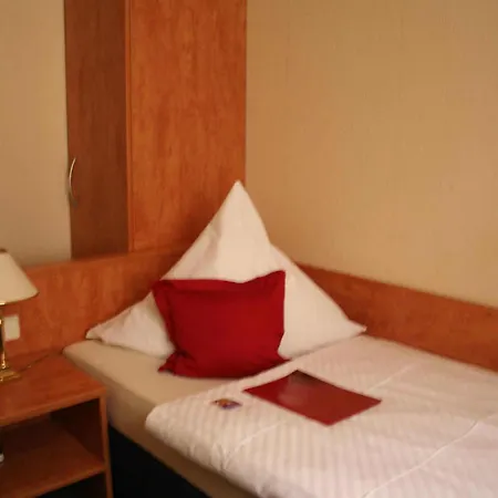 Hotel-pension Adler Untertuerkheim ゲストハウス *