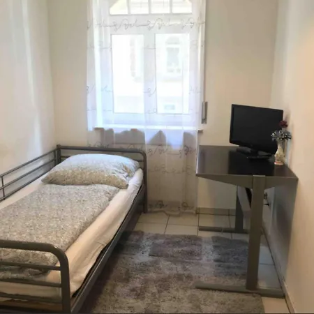 Cozy In Near Center With Shared Bathroom And Kitchen Homestay Stuttgart