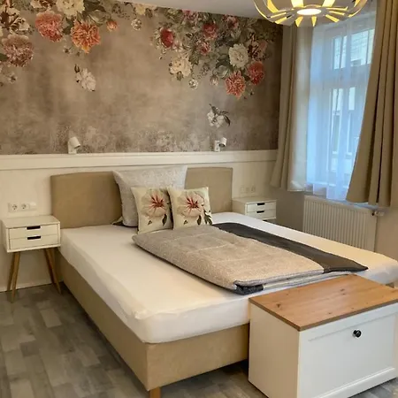 Hotel-pension Adler Untertuerkheim * シュトゥットガルト