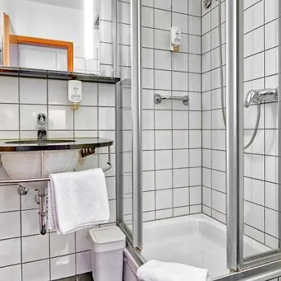 Otel Attimo Stuttgart***s