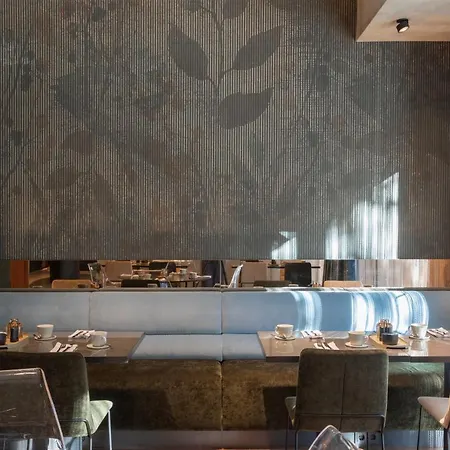 Emilu Design 4*