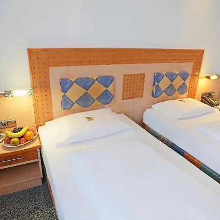 Отель Plaza Kongresshotel Europe