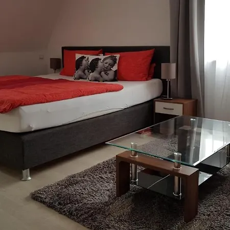 Hotel-pension Adler Untertuerkheim ゲストハウス シュトゥットガルト