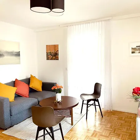 아파트 Neues, Stillvoll Eingerichtetes Mit Wintergarten Und Terrasse 슈투트가르트