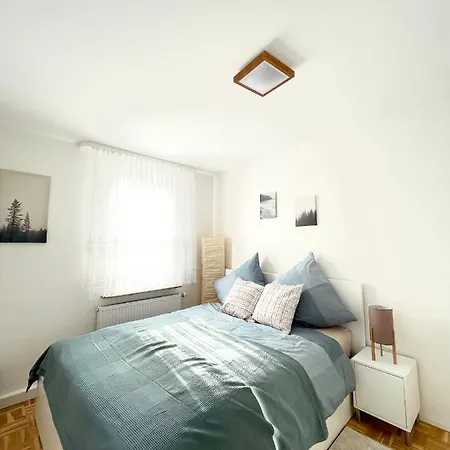 Neues, Stillvoll Eingerichtetes Mit Wintergarten Und Terrasse 아파트 *
