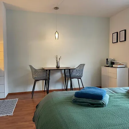 Apartment: Stylish Neues Studio+Kueche+Netflix Apartment Stuttgart