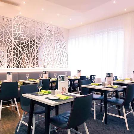 Mercure Center Hotell 4*