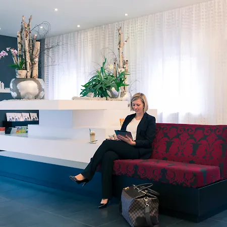 Отель Scandic Europaviertel Штутгарт
