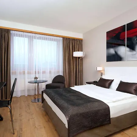 Hotel Wyndham Stuttgart Airport Messe 4*