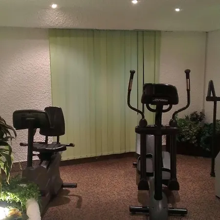 Отель Plaza Kongresshotel Europe