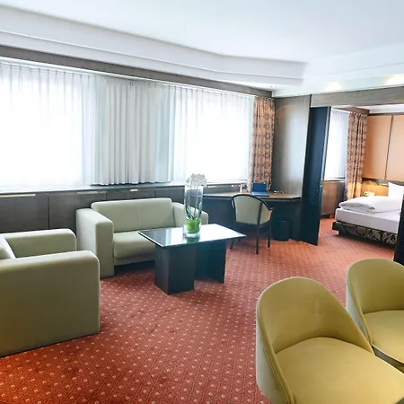 Отель Plaza Kongresshotel Europe
