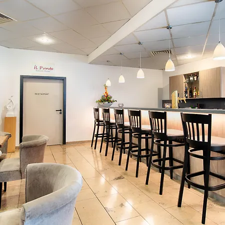 Hotel Achat Zuffenhausen 3*