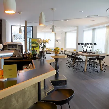 Otel Attimo Stuttgart***s