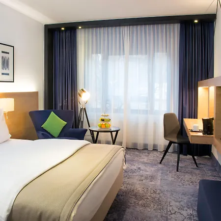 Hotel By Ihg