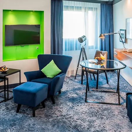 By Ihg 4*
