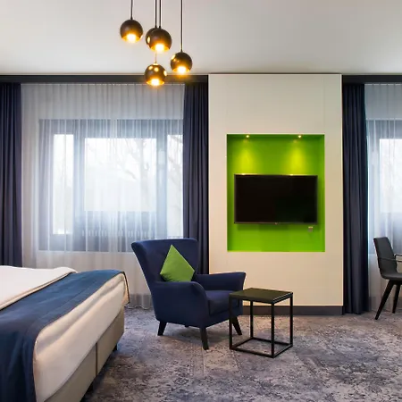 Hotel By Ihg 4*