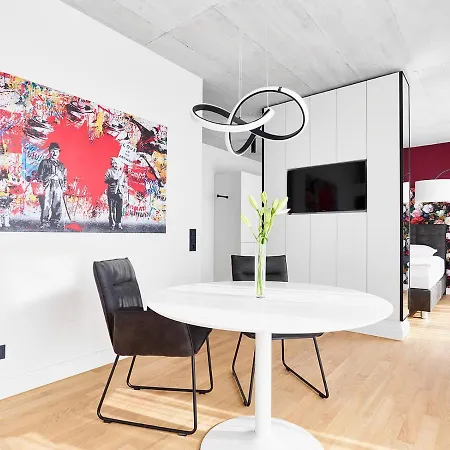 Livisit Bergapartments * Stuttgart