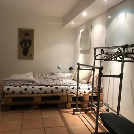 Lägenhet Cozy Souterrain Im Westen Stuttgarts *