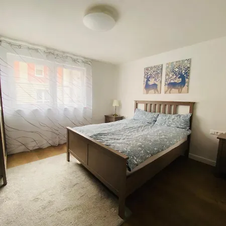 Exklusiv Möblierte In Besten Lage *