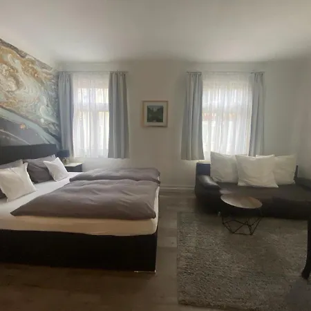ゲストハウス Hotel-pension Adler Untertuerkheim シュトゥットガルト
