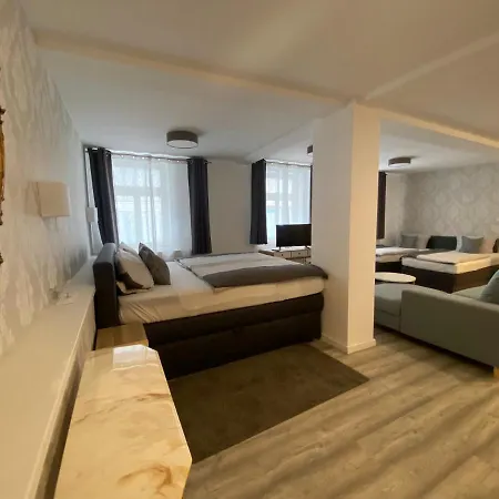 Hotel-pension Adler Untertuerkheim ゲストハウス