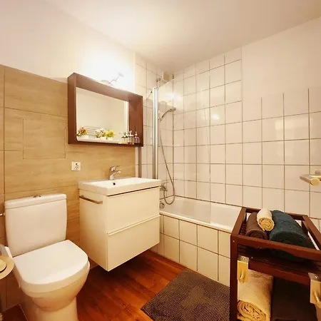 Apartment Ganzewohnung/ausblick/pool/sauna *