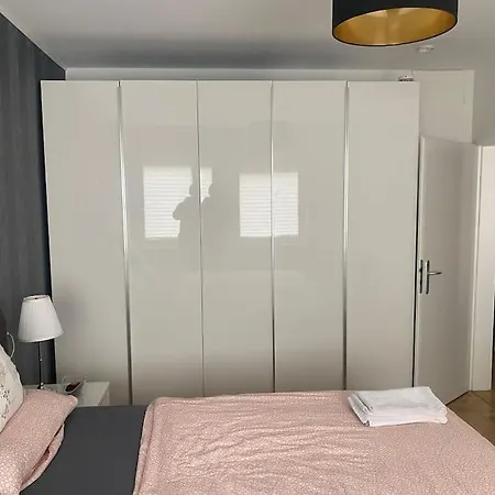 Apartment Schoene 2 Zimmer In Stuttgart-west