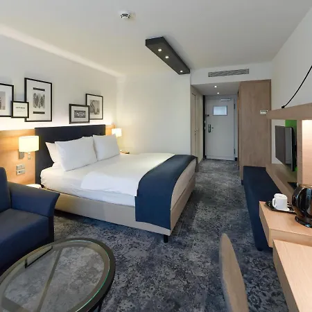 By Ihg 4*