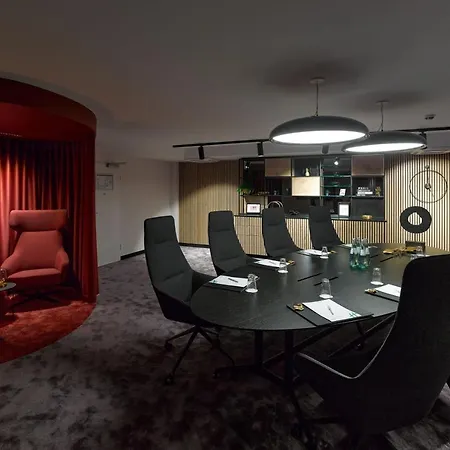 Hotel By Ihg 4*