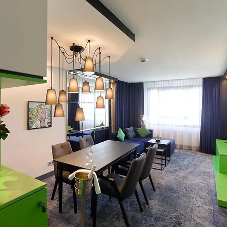Hotel By Ihg