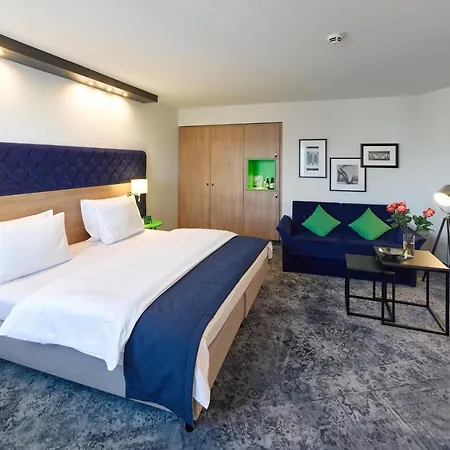 By Ihg Hotel 4*