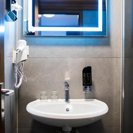 Hansa Hotel 3*