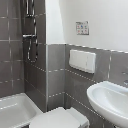 24-7 Stadthotel 2* شتوتغارت