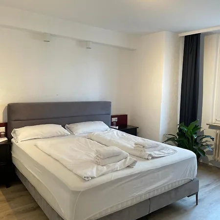 24-7 Stadthotel فندق شتوتغارت
