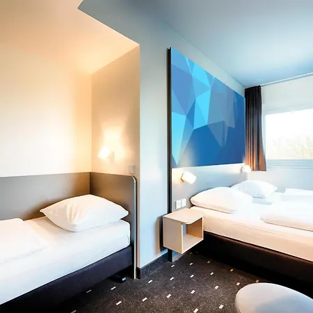 Otel Stuttgart-airport/messe 3*