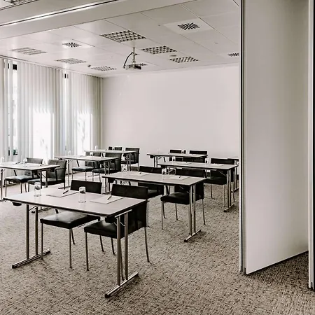 Vienna House Easy By Wyndham Hotell Stuttgart