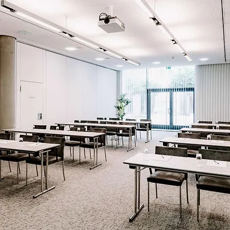 Vienna House Easy By Wyndham Hotell Stuttgart
