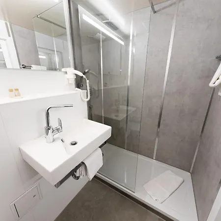 Cityhotel Feuerbach מלון