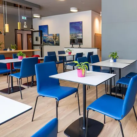 Otel Stuttgart-airport/messe 3*