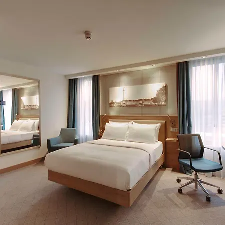 Hotel Hampton By Hilton Centre