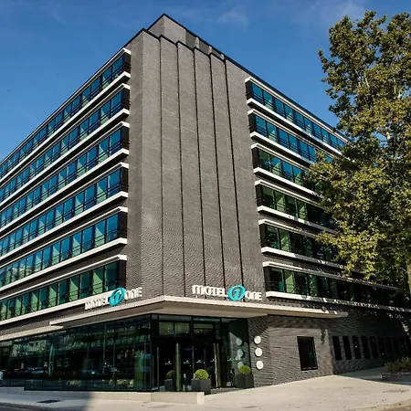 Hotel One Stuttgart-hauptbahnhof 3*