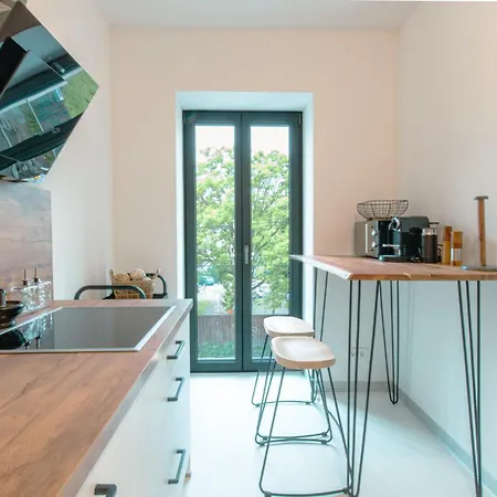 Апартаменты Lux Living - Stilvolles Wohnen Im Zentrum Штутгарт